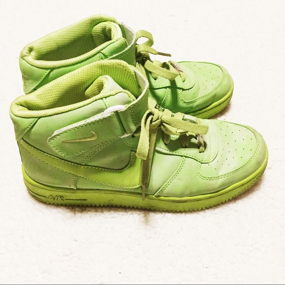 Nike Air Force 1 // Hi Hyperfuse Volt - Picture 3 of 5